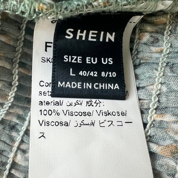 SHEIN women’s Frenchy Ditzy Floral Shirred Frill Trim Cami. Sz 8/10 Green - Picture 10 of 11